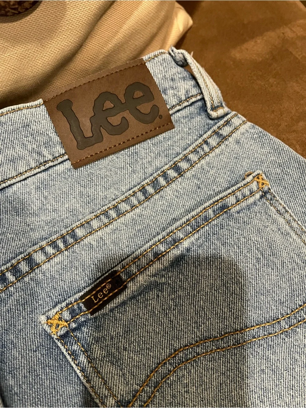 Lee Men’s Bootcut Jeans in Regular Fit and Light Wash